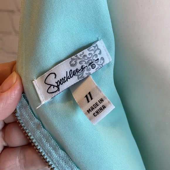 Speechless Lace Green Dress - Picture 7 of 7